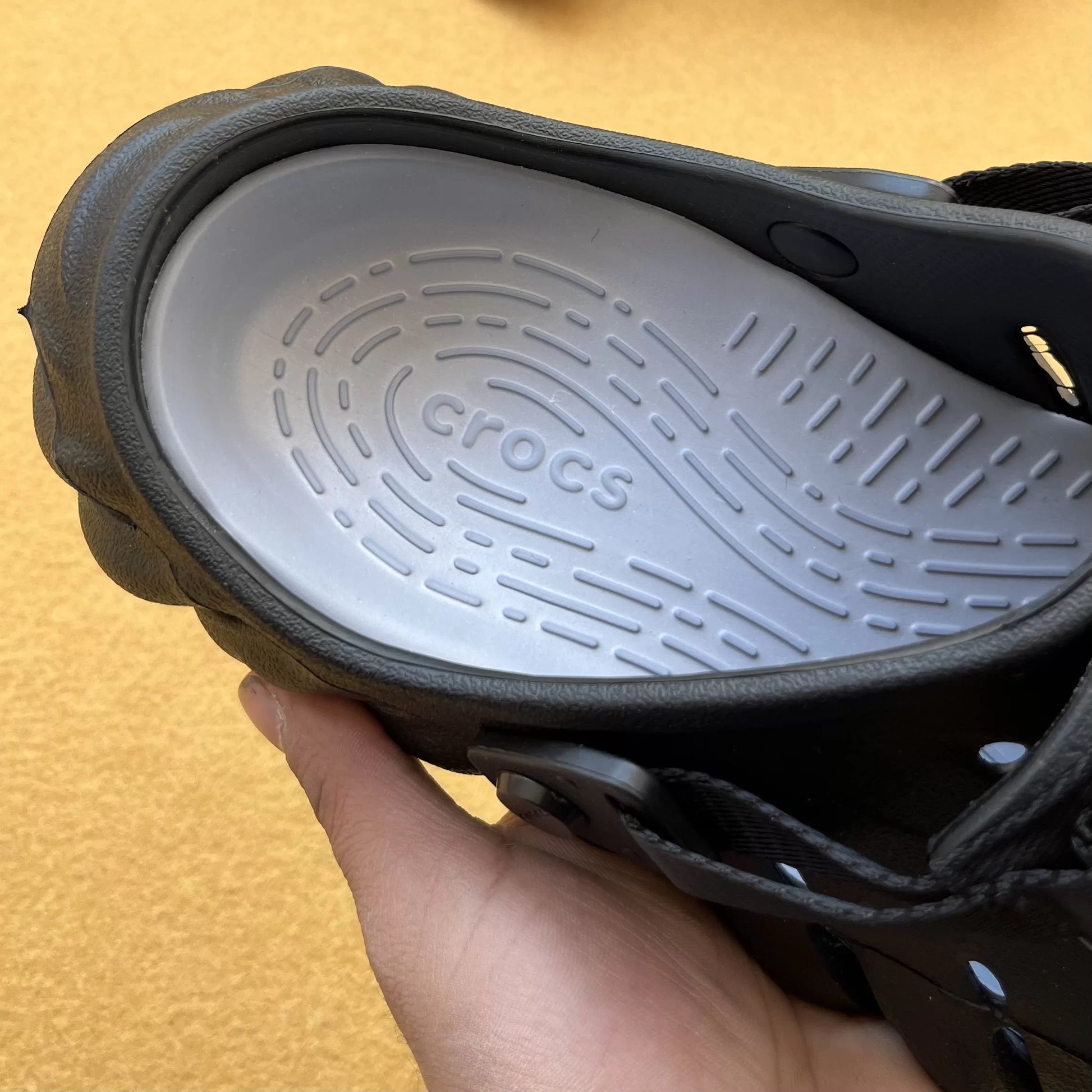 crocs