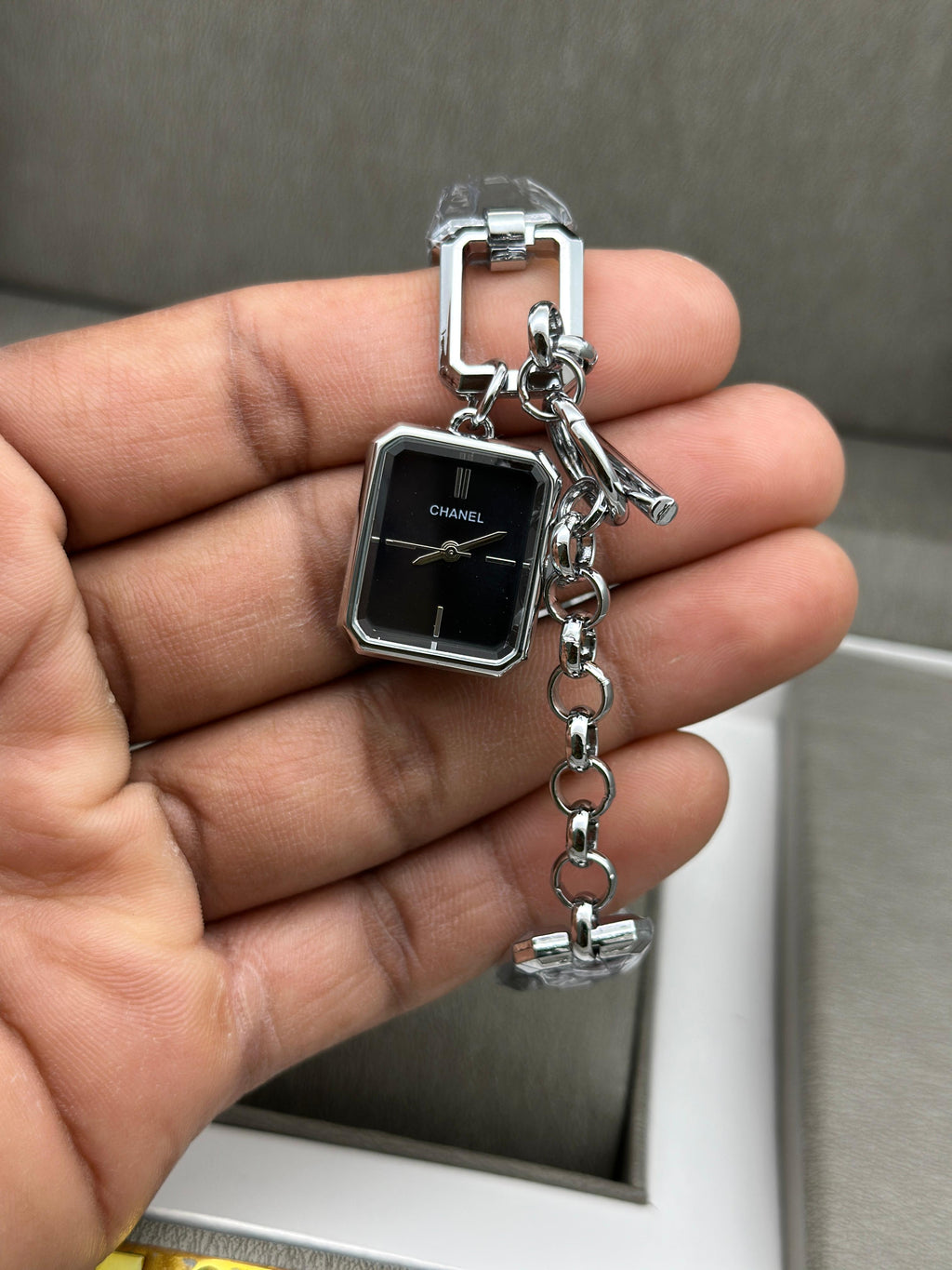 CHANEL PARIS (silver)