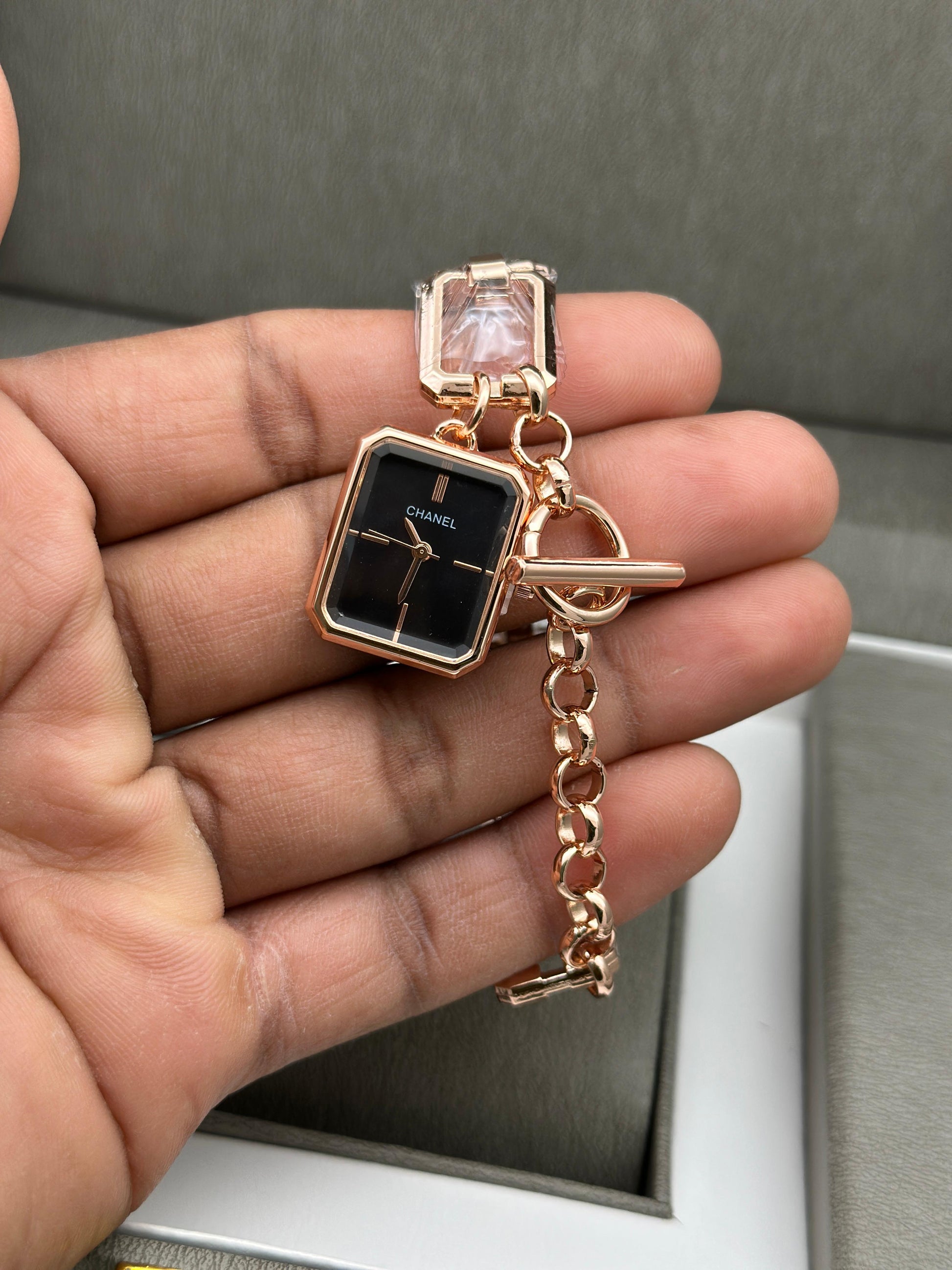 CHANEL PARIS (ROSEGOLD)