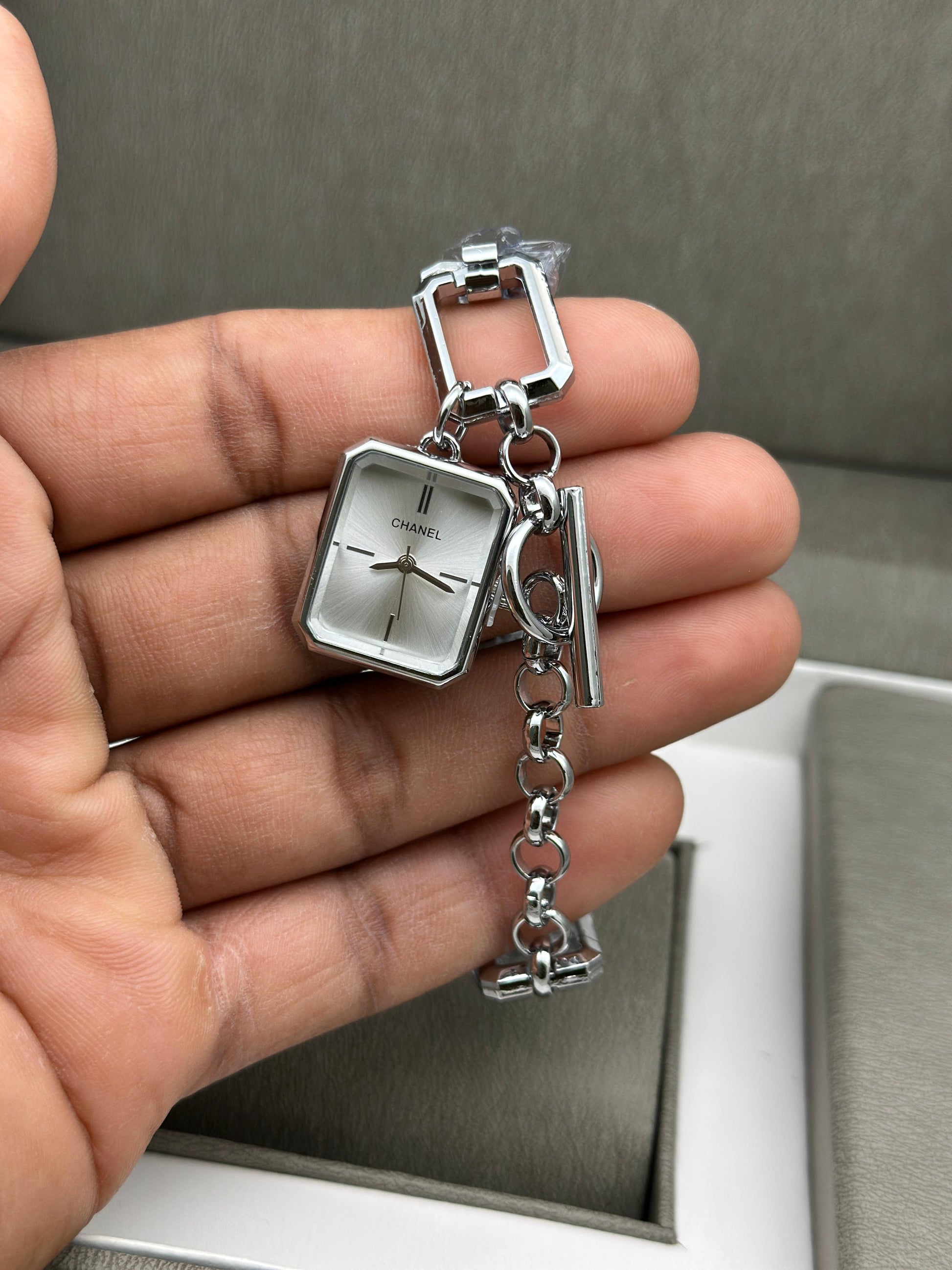 CHANEL PARIS (silver)