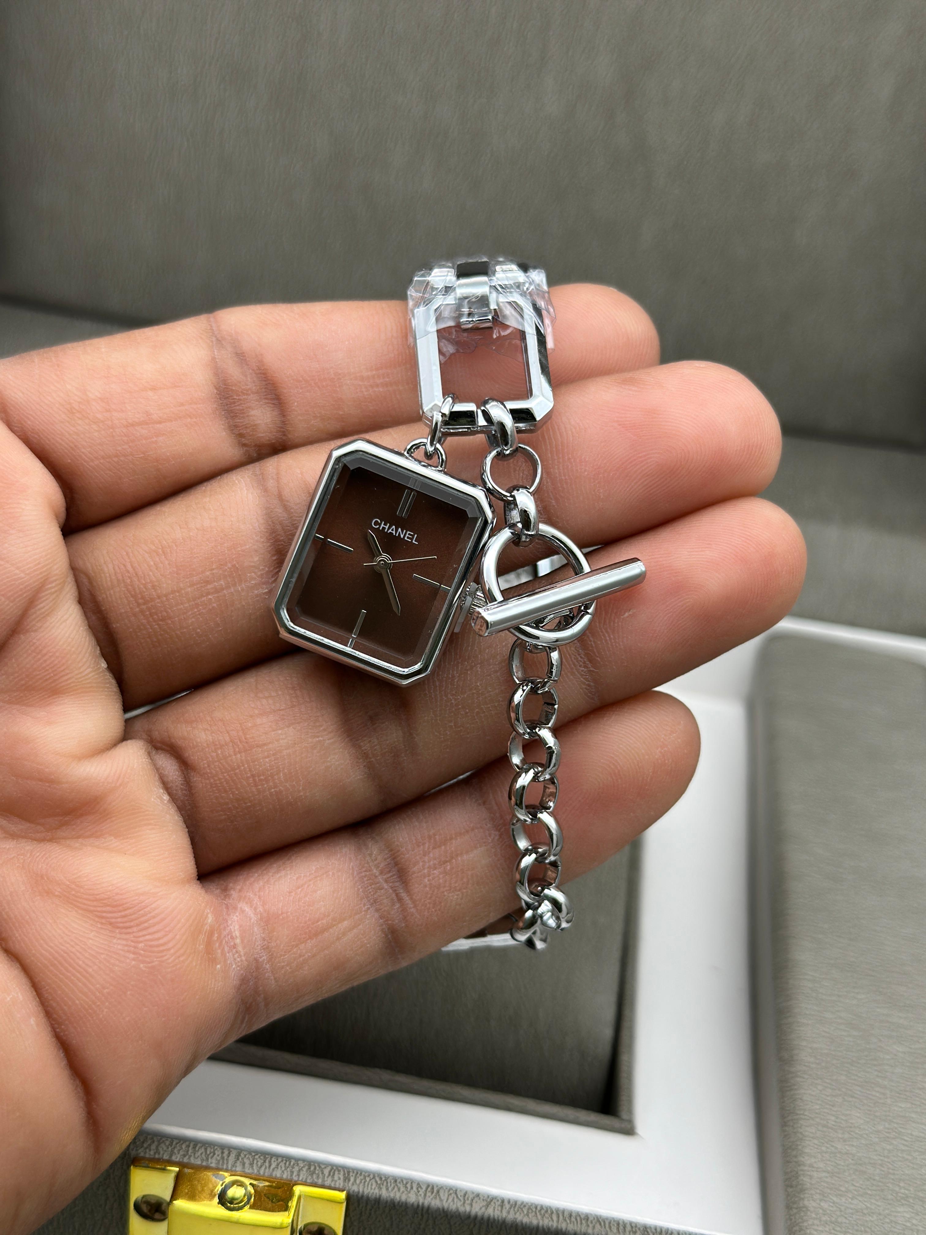 CHANEL PARIS (silver)