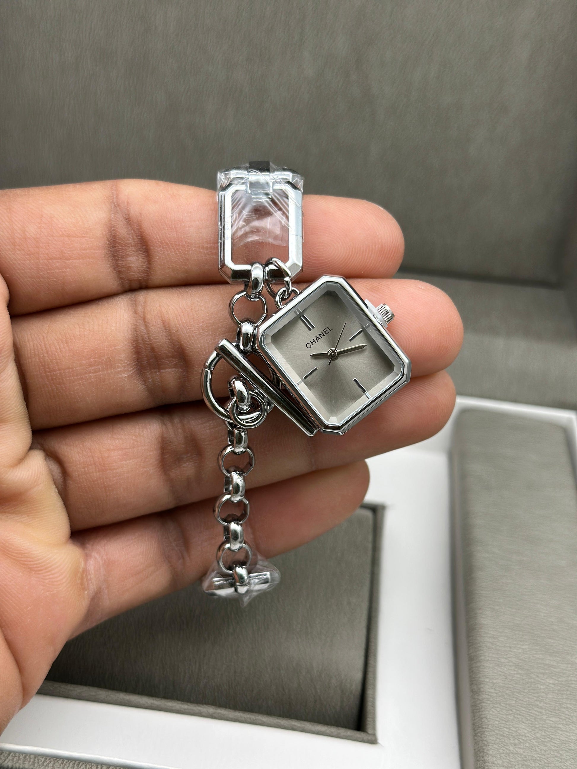CHANEL PARIS (silver)